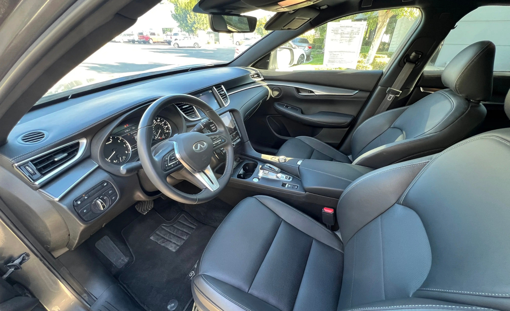 2024_Infiniti_QX55_LUXE_Image009