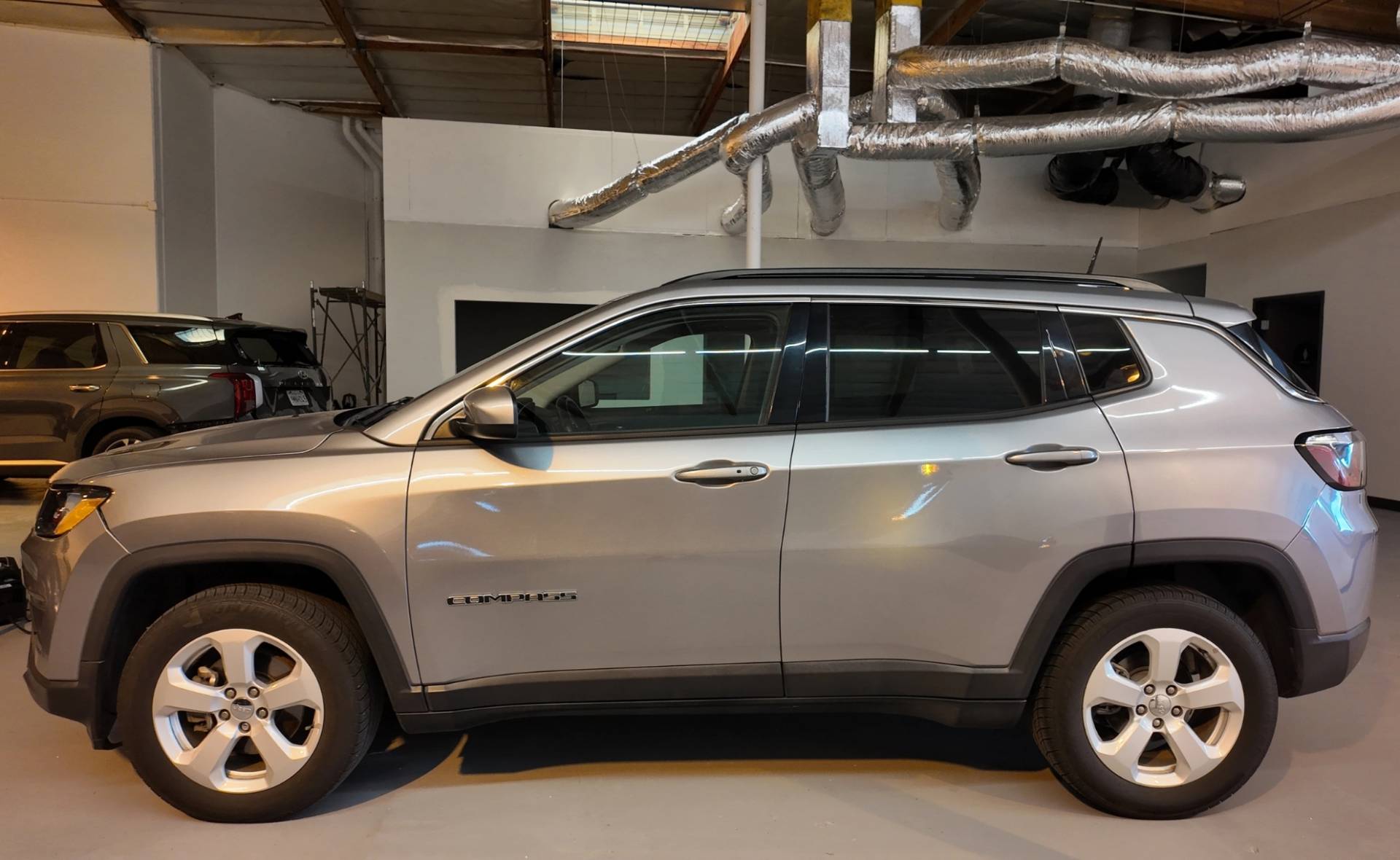 2018_Jeep_Compass_Latitude_Image001