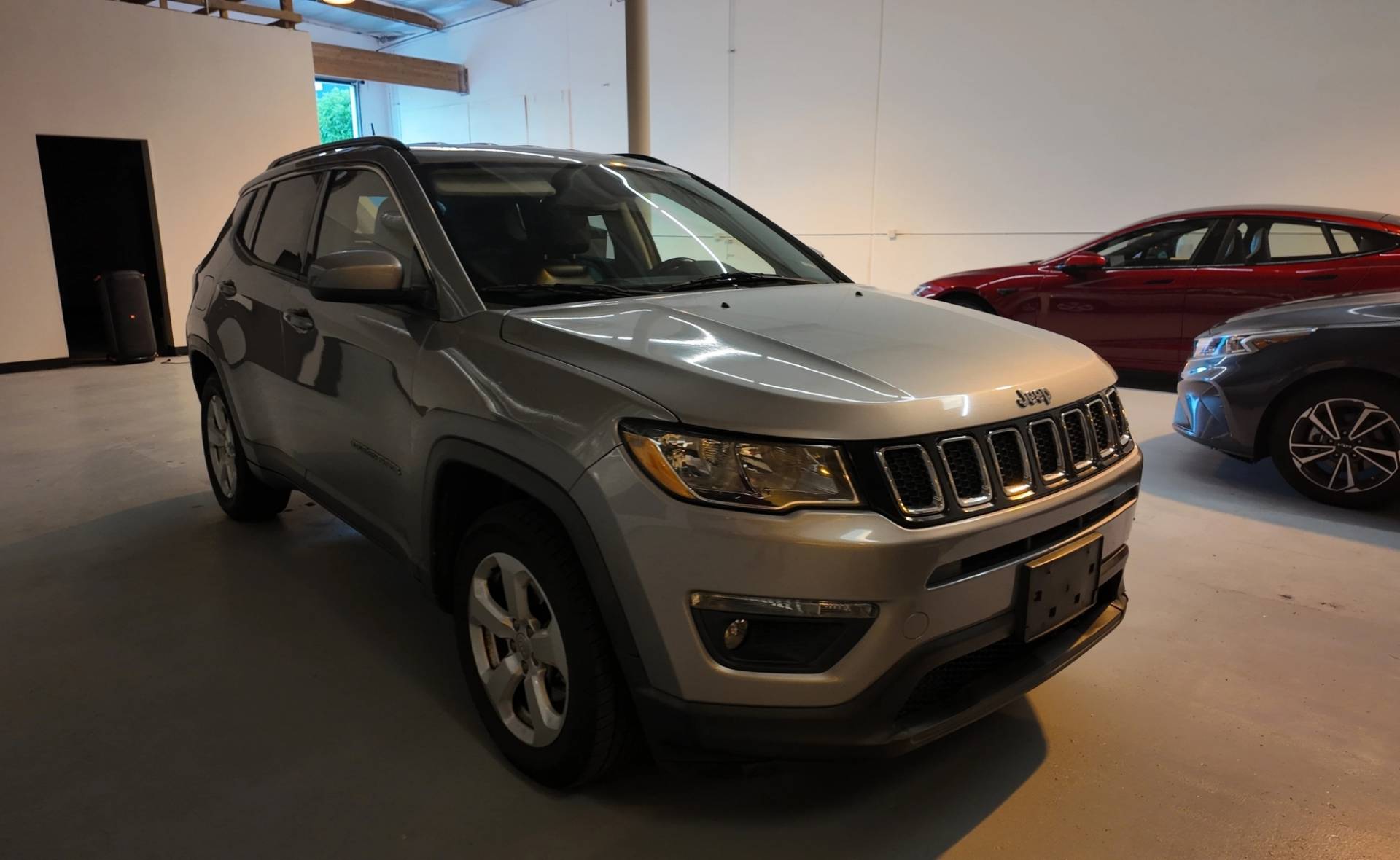 2018_Jeep_Compass_Latitude_Image002