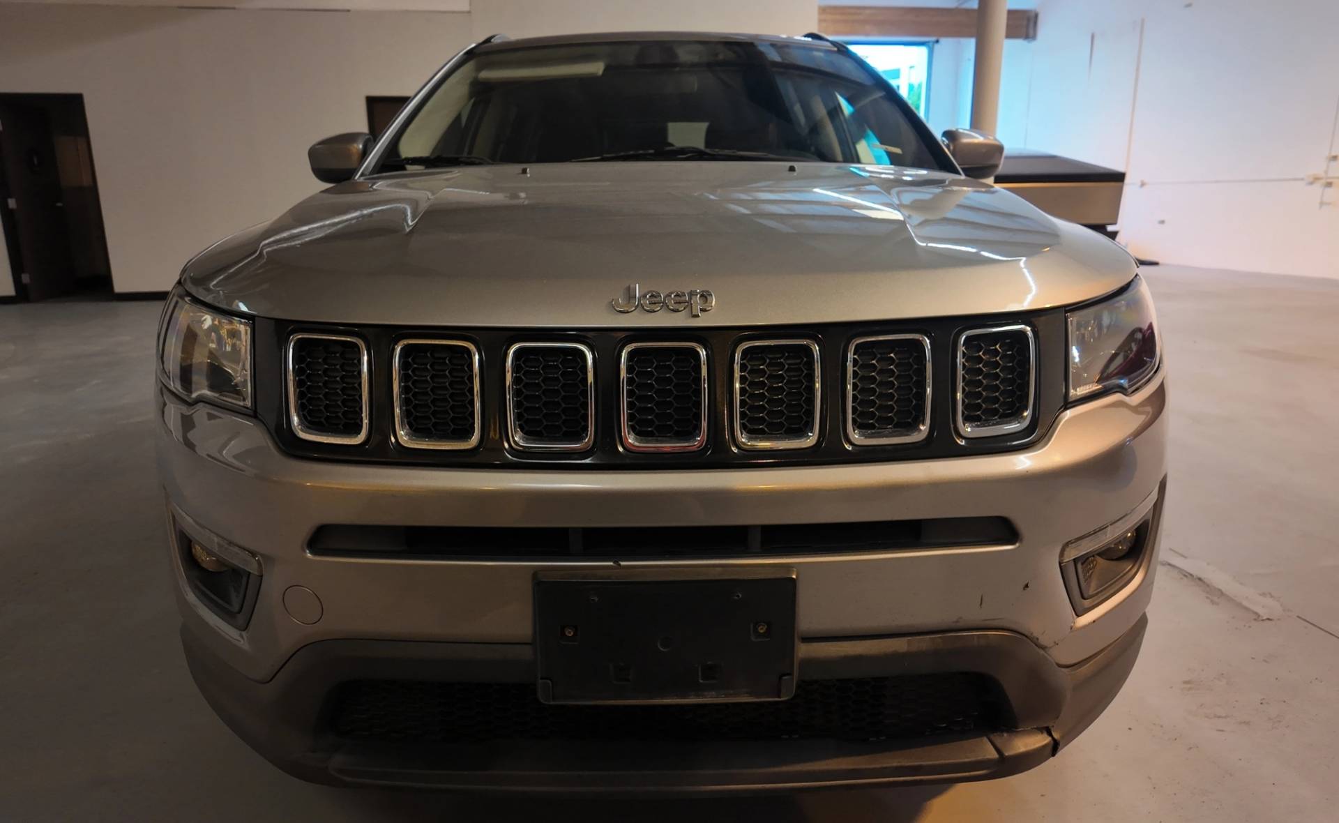 2018_Jeep_Compass_Latitude_Image003
