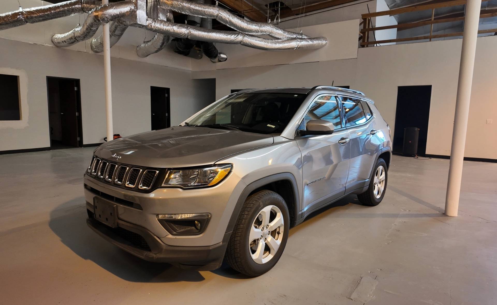 2018_Jeep_Compass_Latitude_Image004