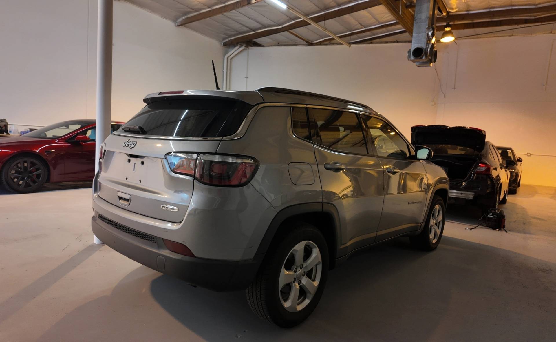 2018_Jeep_Compass_Latitude_Image008