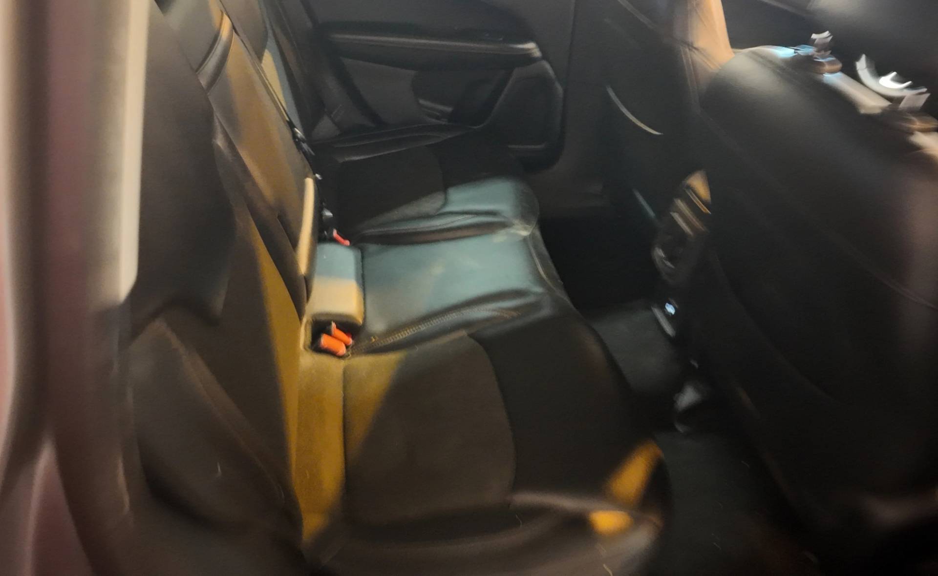 2018_Jeep_Compass_Latitude_Image012
